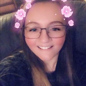 Meet your Posher, Crystal